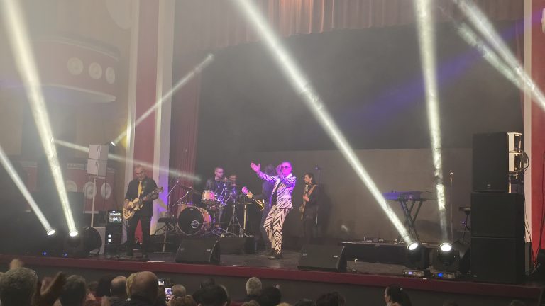 🎸 Super show Direcția 5 la Deva în cadrul „Cultural Tour 2026”. Trupa a lansat și un nou album